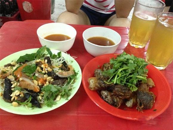 xôi chè,Bánh tôm,bánh xèo,há cảo Hàng Bồ,Xôi chả cua,Nộm,cổ gà Hàng Buồm