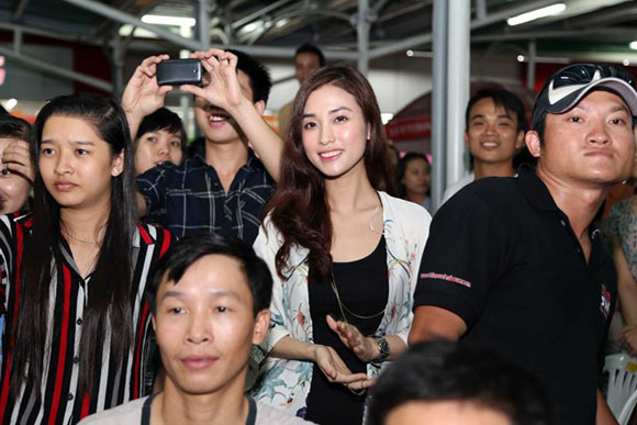 Cao Thái Sơn,Vy Oanh,Thủy Tiên,Công Vinh,Hồ Ngọc Hà,Cường Đô La