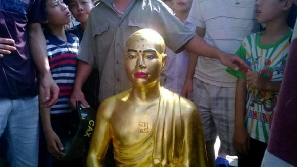 Chùa Chân Long Tự,Sư trụ trì,Tượng phật cổ