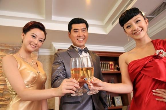 tất niên,tiệc tất niên,công sở,đồng nghiệp,facebook