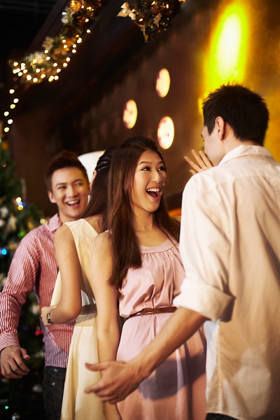 tất niên,tiệc tất niên,công sở,đồng nghiệp,facebook