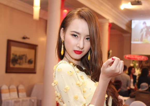 Showbiz Việt,Angela Phương Trinh,Hồng Quế,Andrea Aybar,Lâm Chí Khanh