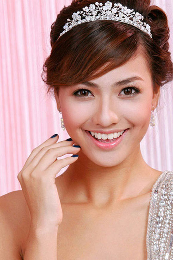 Showbiz Việt,Angela Phương Trinh,Hồng Quế,Andrea Aybar,Lâm Chí Khanh