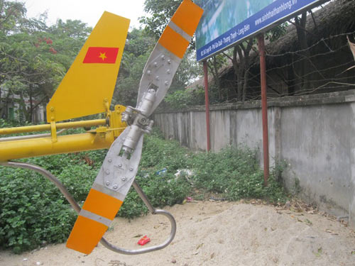 thợ sửa chữa xe máy,thợ sửa xe máy chế tạo máy bay,máy bay