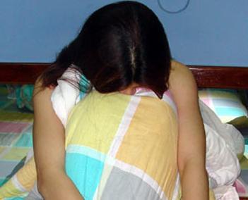 Yêu râu xanh,Giao cấu với trẻ em,Hiếp dâm trẻ em