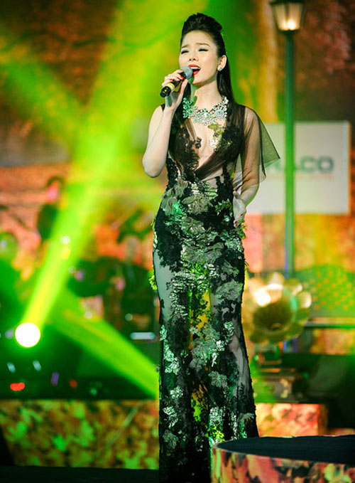 Thời trang sao việt,Hồ Ngọc Hà,Hồ Quỳnh Hương,Lệ Quyên,Thủy Tiên