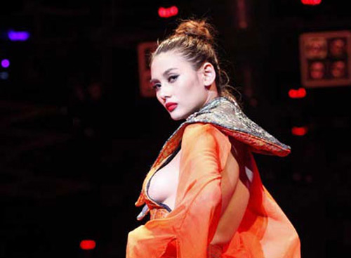 Thời trang sao việt,Sao mặc phản cảm,Hoàng Yến,Angela Phương Trinh
