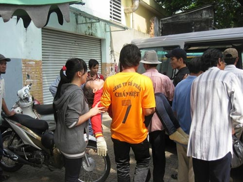 Bắt cóc trẻ em,Giết trẻ em,Ném trẻ em xuống ao,Án mạng thương tâm