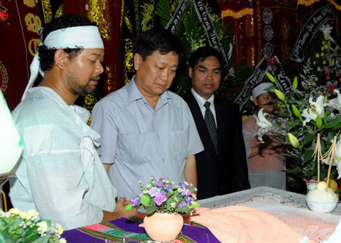 Vi phạm giao thông,Quy định oái oăm,Phạt xe không chính chủ,Thu phí giao dịch ATM nội mạng