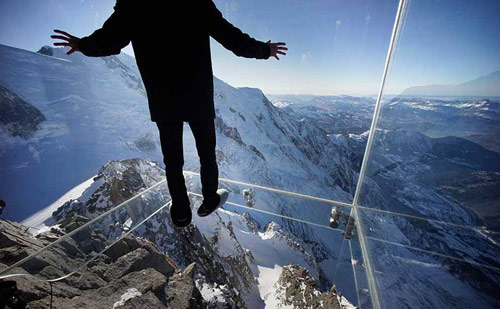 Nóc nhà của châu Âu,Step Into The Void,Núi Aiguille du Midi