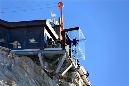 Nóc nhà của châu Âu,Step Into The Void,Núi Aiguille du Midi