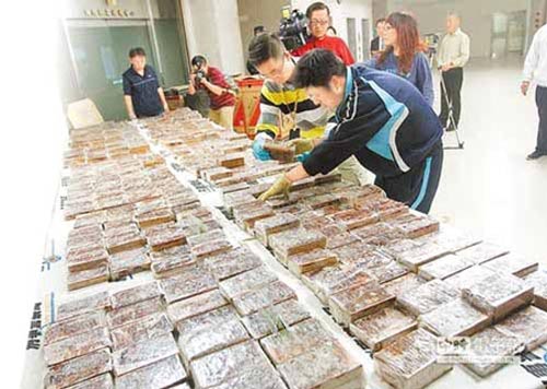 Vụ án giết người,Án mạng thương tâm,Giết người yêu,Bác sĩ cát tường,buôn 600 bánh heroin
