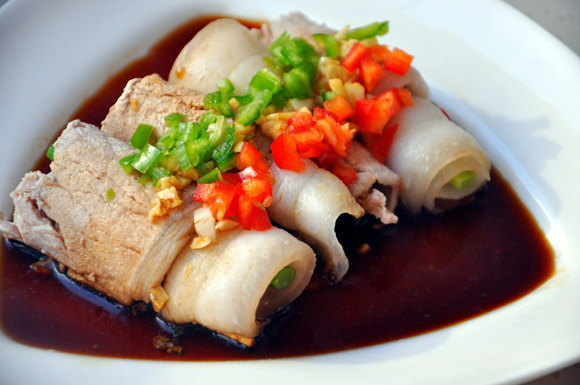 Món ăn ngon,Thịt lợn cuốn sốt tỏi