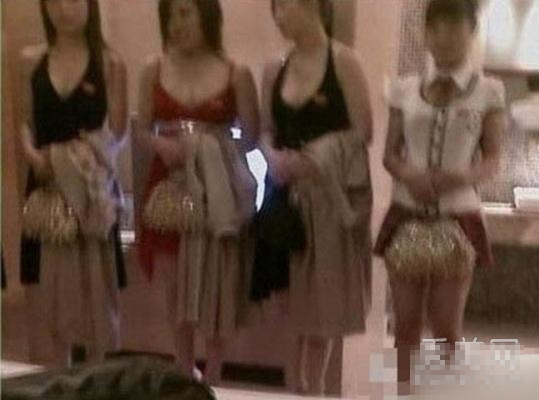 Thiên đường sung sướng,lò tuyển chân dài,Chân dài phục vụ đại gia