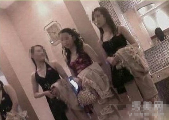 Thiên đường sung sướng,lò tuyển chân dài,Chân dài phục vụ đại gia