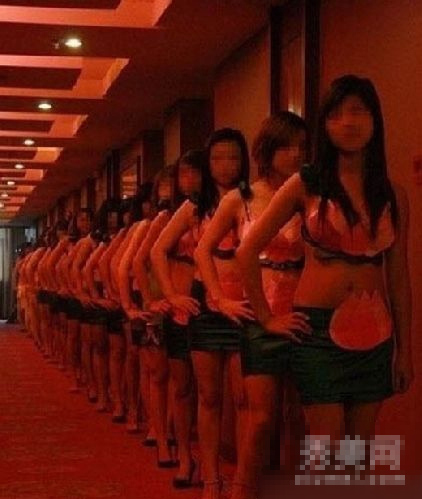 Thiên đường sung sướng,lò tuyển chân dài,Chân dài phục vụ đại gia