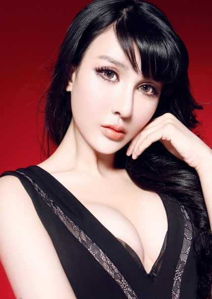 Dai Beiqi,Siêu mẫu có gương mặt như búp bê,Ảnh sao