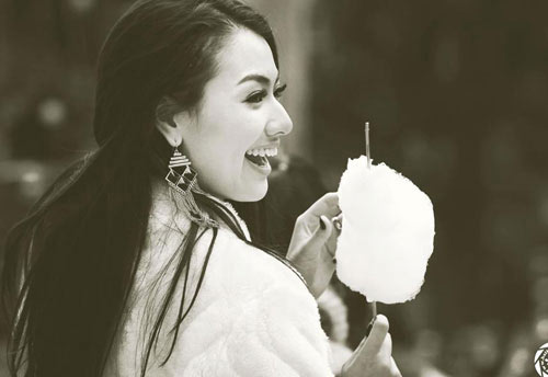 Showbiz việt,Người đẹp việt,Ngọc Trinh,Hồng Quế,Lý Nhã Kỳ,Phát ngôn về tiền trong showbiz việt