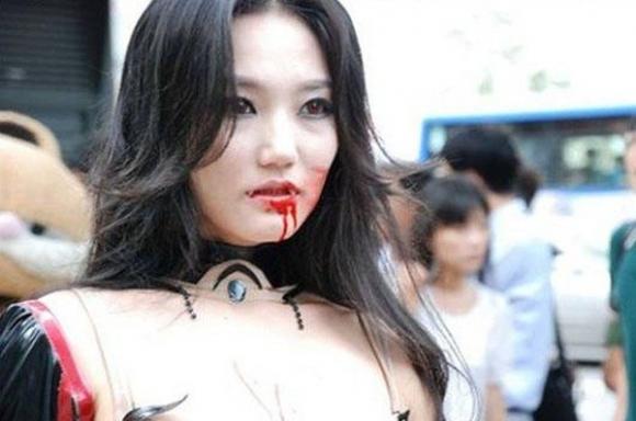 Chuyện lạ,chuyện lạ thế giới,phi thường,kỳ quặc,Nữ ma cà rồng