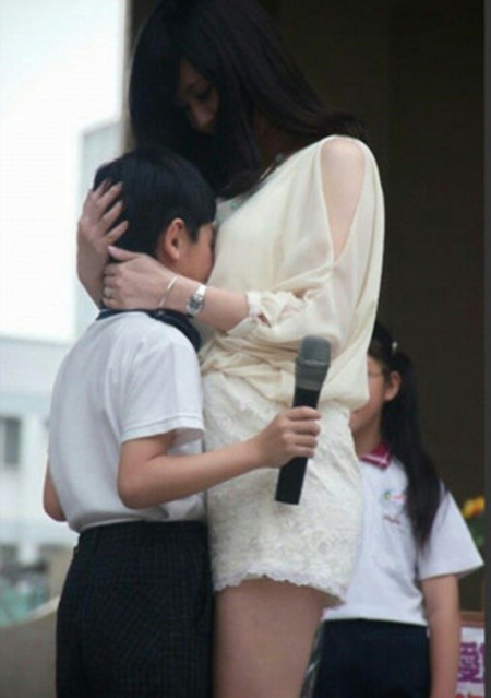 AKB48,Maeda Atsuko,Minami Minegishi