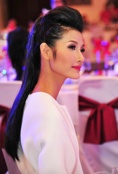 Siêu mẫu,Hoàng Thùy,Lê Thúy,Thái Hà,Lan Hương