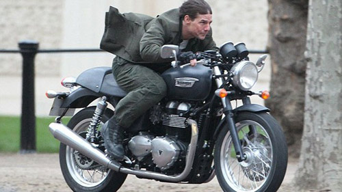 Tom Cruise 2013,Triumph Thruxton,All You Need Is Kill
