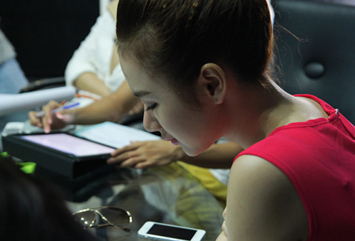 Phim Biết Chết Liền,Angela Phương Trinh 2013,Người mẫu Trang Trần,Danh hài Chí Tài