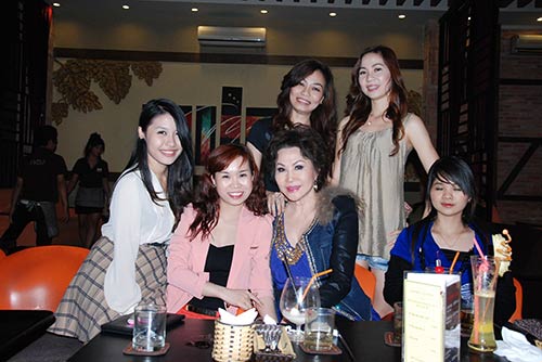 Vũ Hoàng Việt 2013,top 5 Siêu mẫu Việt Nam 2011,Người mẫu Vũ Hoàng Việt,Yvonne Thúy Hoàng