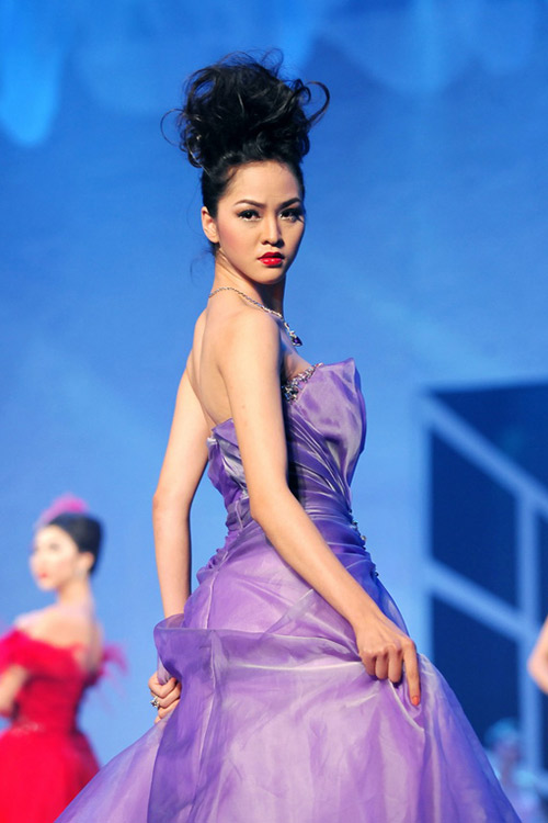 Làng mẫu việt,Người mẫu Việt,Siêu mẫu Vũ Thu Phương,Huỳnh Thanh Tuyền 2013,Người mẫu Phan Thị Lý