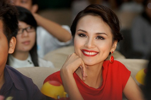 Lỗi trang điểm,Mỹ nhân việt,Chung thục quyên 2013,Mai Phương thúy 2013