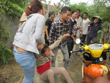 vụ án mạng thương tâm, thiêu sống cả gia đình,Đốt cháy cả nhà con trai