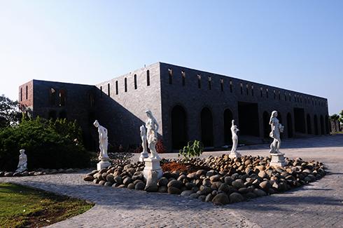 Đại gia việt,Đại gia chơi trội,thú vui của đại gia,lâu đài Châu Âu của đại gia việt
