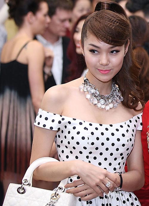 Thời trang sao,Mỹ nhân việt,Phong cách sao việt,Ca sĩ Minh Hằng