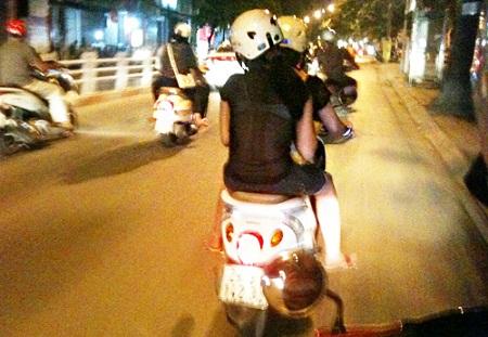 Lối sống trẻ,Giới trẻ khoe thân,Trào lưu khoe hàng