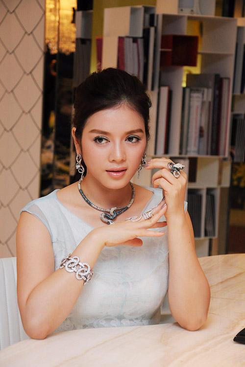 Showbiz Việt,Đàm Vĩnh Hưng,Hồ Ngọc Hà,Lý Nhã Kỳ,Ngọc Trinh