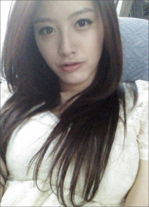 Elly Trần 2013,Elly Trần khoe ngực,Châu Vĩ Đồng,Liễu Nham,Han Ji Woo