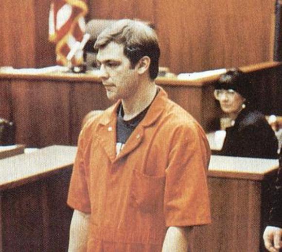 Tội phạm khét tiếng,Adolf Hitler,Osama bin Laden,Ted Bundy,Giết người hàng loạt