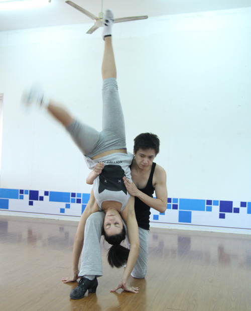 Bước nhảy hoàn vũ 2013,Ngô Kiến Huy,Ca sĩ Yến Trang,Người mẫu Ngọc Quyên