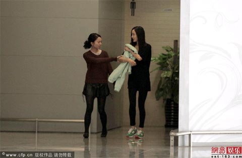 Dương Mịch,Dương Mịch đã vào nhầm nhà vệ sinh,người yêu Lưu Khải Uy