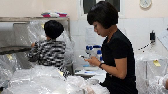 Trại nuôi muỗi,Nuôi muỗi,Cho muỗi uống máu