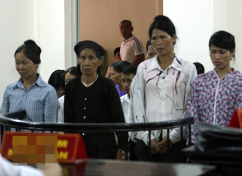 Mâu thuẫn gia đình,kiện mẹ già ngồi tù,Tranh chấp đất đai