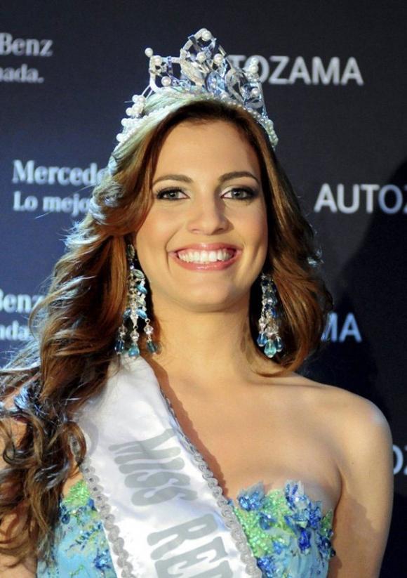 Hoa hậu bị tước vương miện,Hoa hậu thế giới,Hoa hậu San Antonio 2011,Hoa Hậu Dominica 2012