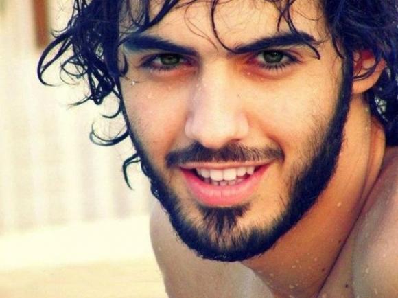 Quá đẹp trai, hotboy Ả Rập lại bị xóa Facebook
