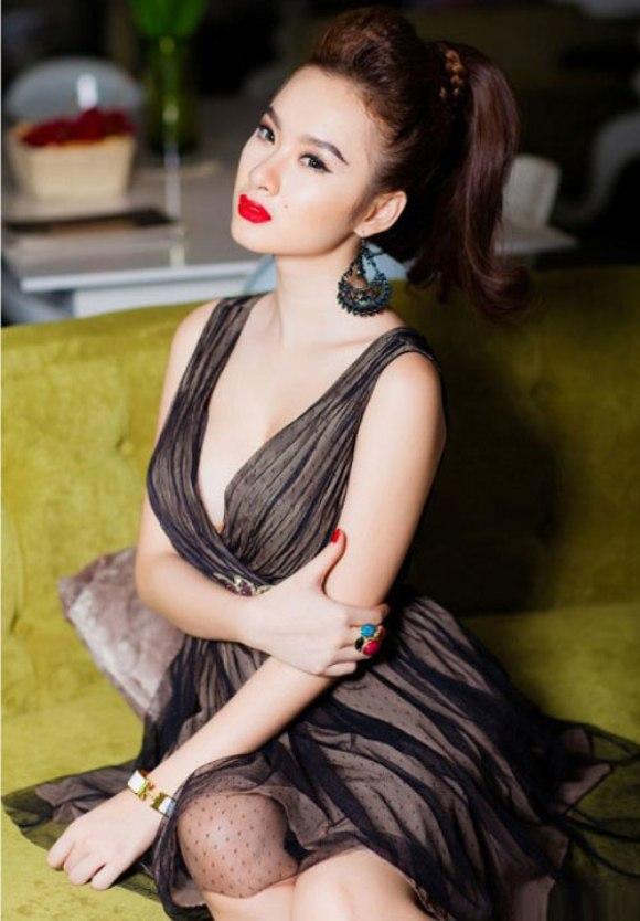 Angela Phương Trinh 2013,Bà mẹ nhí,Nữ hoàng thị phi,Scandal sao việt