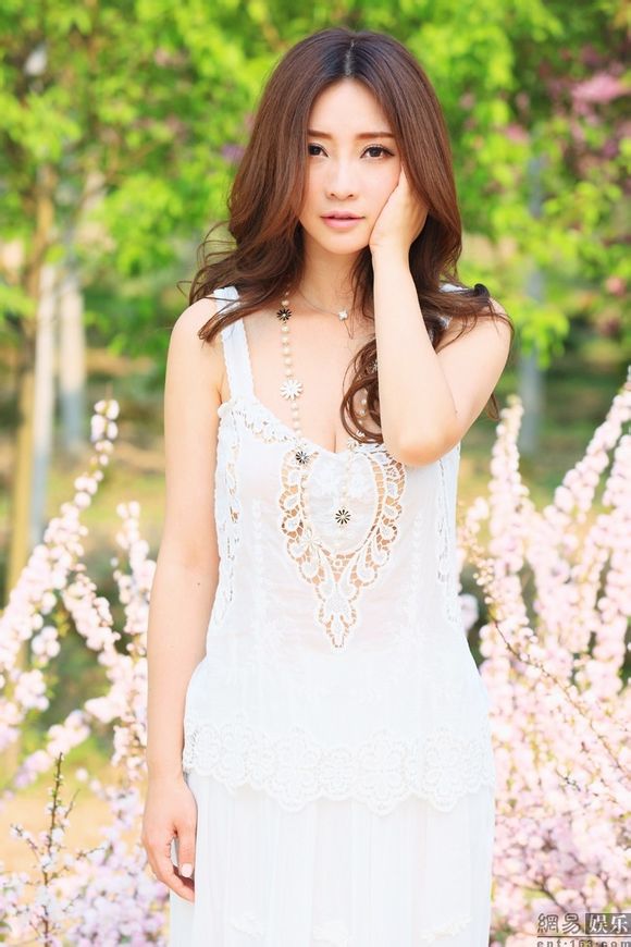 Liễu Nham,Mỹ nhân hoa ngữ,siêu vòng một
