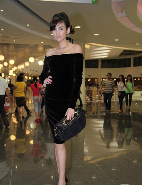 Thời trang sao việt,Mỹ nhân việt,Thời trang sao,Angela Phương Trinh,Hồ Ngọc Hà,Tăng Thanh Hà