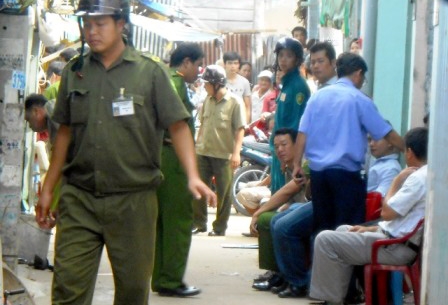 Mâu thuẫn gia đình,Mâu thuẫn vợ chồng,xác vợ và 2 con trong phòng trọ