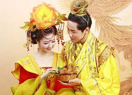 Lịch sử Việt Nam,Vua chúa Việt Nam,Bảo Thánh Hoàng hậu,Trần Duệ Tông
