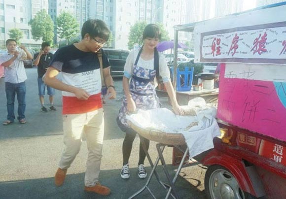 Cư dân mạng,Cộng đồng mạng,Tây Thi bán bánh,Hot girl Trung Quốc