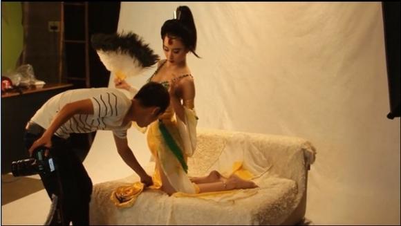 Angela Phương Trinh 2013,Bà mẹ nhí,Nữ hoàng thị phi
